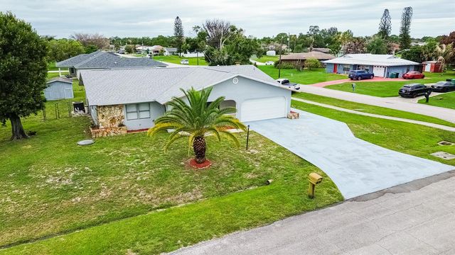 188 NW Broadview Street, Port St. Lucie, FL 34983