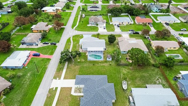 188 NW Broadview Street, Port St. Lucie, FL 34983