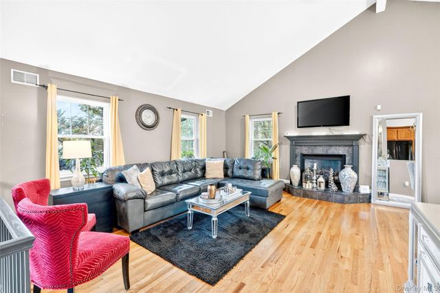 131 Erie Avenue, New Windsor, NY 12553