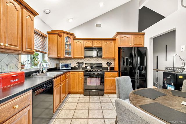 131 Erie Avenue, New Windsor, NY 12553