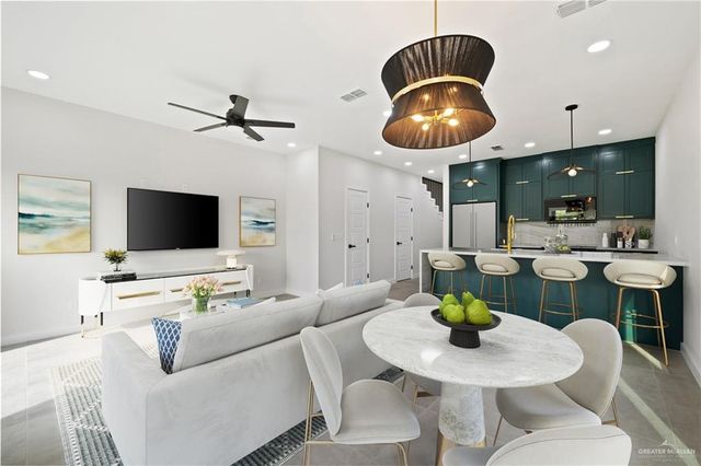 813 S Bicentennial Boulevard, Mcallen, TX 78501