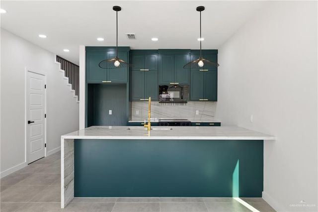 813 S Bicentennial Boulevard, Mcallen, TX 78501