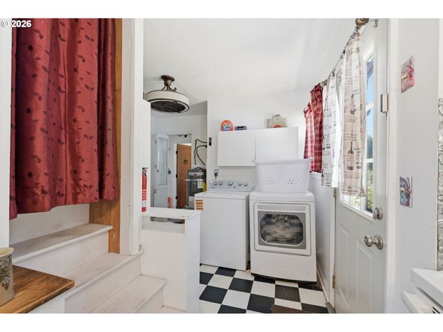 123 ELKAY Dr, Eugene, OR 97404