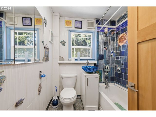 123 ELKAY Dr, Eugene, OR 97404