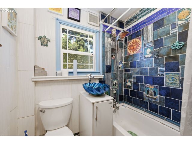 123 ELKAY Dr, Eugene, OR 97404