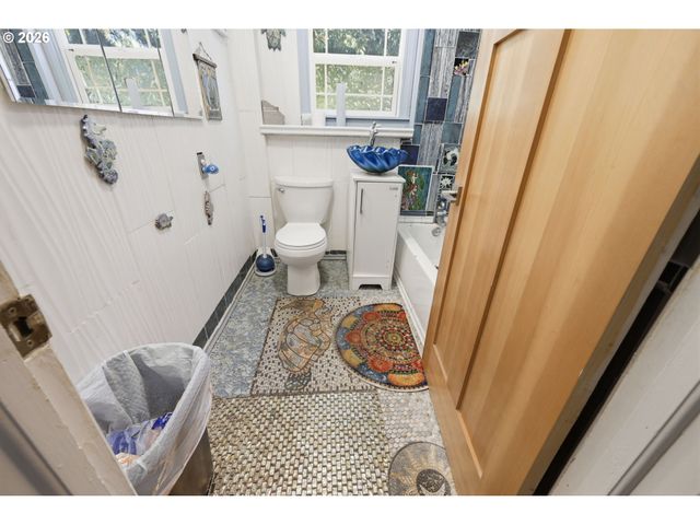 123 ELKAY Dr, Eugene, OR 97404