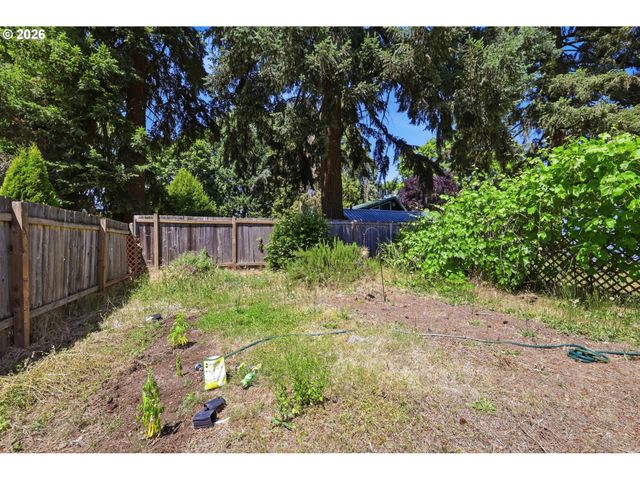 123 ELKAY Dr, Eugene, OR 97404
