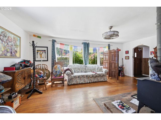 123 ELKAY Dr, Eugene, OR 97404