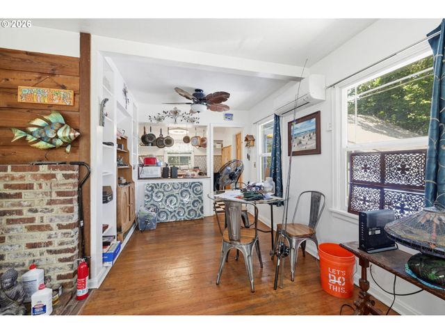 123 ELKAY Dr, Eugene, OR 97404