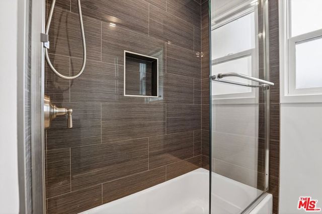 6565 Randi Avenue, Woodland Hills, CA 91303