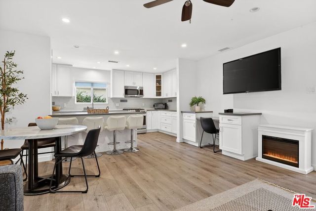 6565 Randi Avenue, Woodland Hills, CA 91303