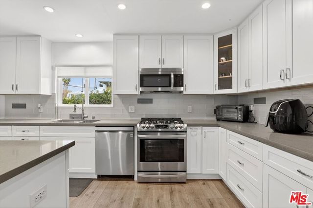 6565 Randi Avenue, Woodland Hills, CA 91303