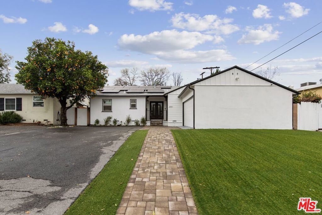 6565 Randi Avenue, Woodland Hills, CA 91303