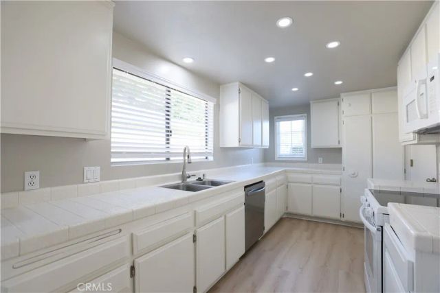 25071 W Sunset Place, Laguna Hills, CA 92653
