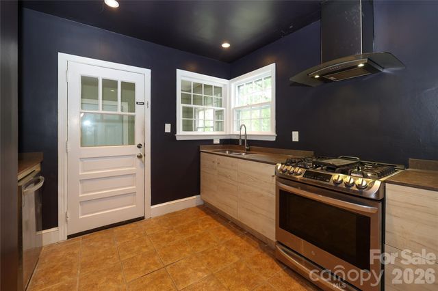 1456 Briar Creek Road, Charlotte, NC 28205
