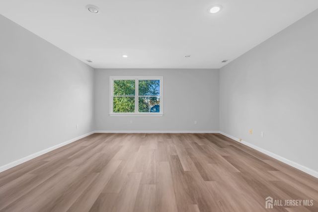 213 Main Street 17, Keansburg, NJ 07747