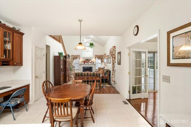 4 Bergen Drive, Cranbury, NJ 08512