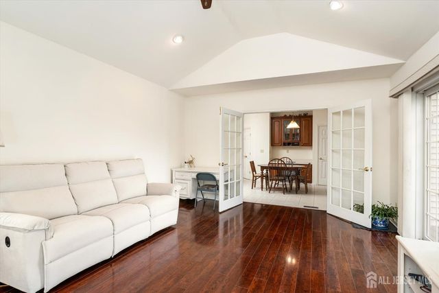 4 Bergen Drive, Cranbury, NJ 08512