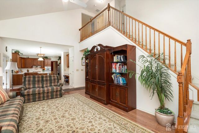 4 Bergen Drive, Cranbury, NJ 08512