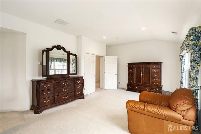 4 Bergen Drive, Cranbury, NJ 08512