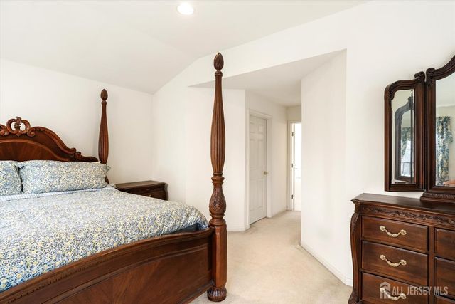 4 Bergen Drive, Cranbury, NJ 08512