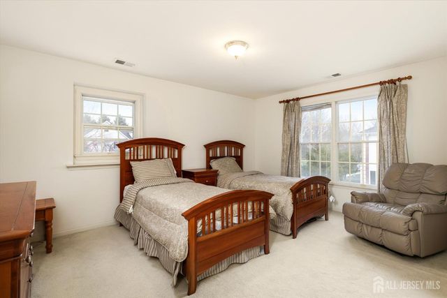 4 Bergen Drive, Cranbury, NJ 08512