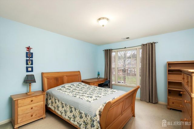 4 Bergen Drive, Cranbury, NJ 08512