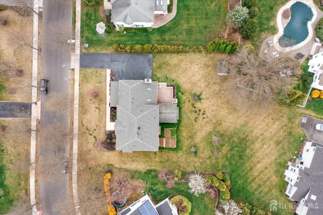 4 Bergen Drive, Cranbury, NJ 08512