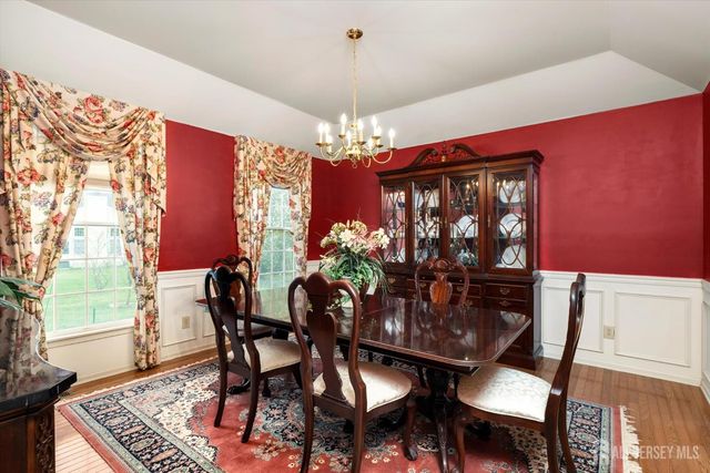 4 Bergen Drive, Cranbury, NJ 08512