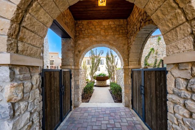 67 Cortes Drive, Westlake, TX 76262