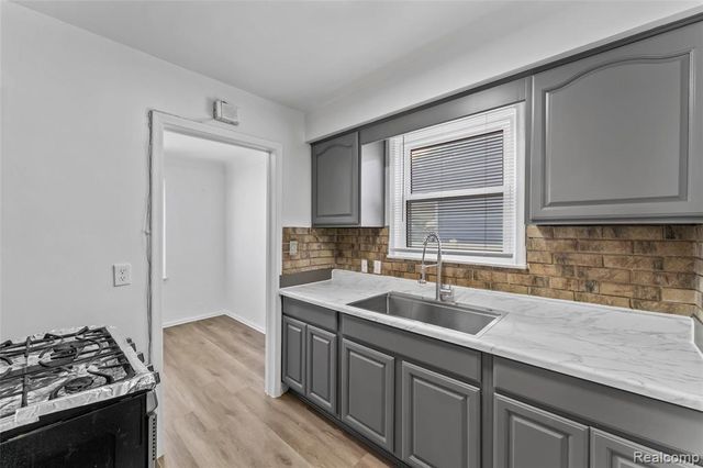 9099 Stout Street, Detroit, MI 48228