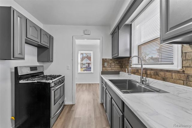 9099 Stout Street, Detroit, MI 48228