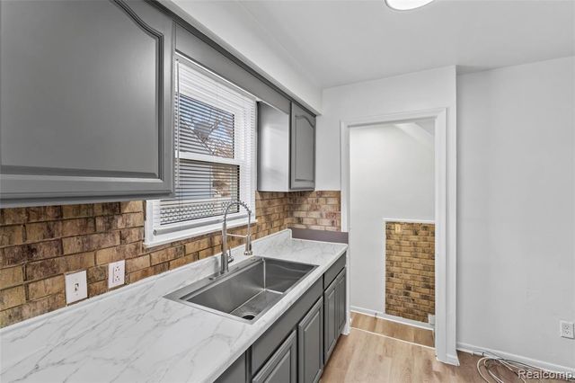 9099 Stout Street, Detroit, MI 48228