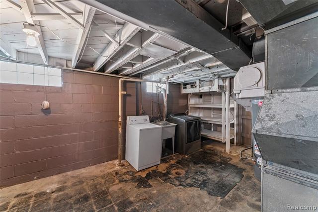 9099 Stout Street, Detroit, MI 48228