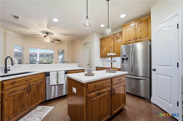1413 Country Hills Drive, La Vernia, TX 78121
