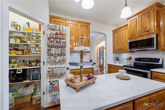1413 Country Hills Drive, La Vernia, TX 78121