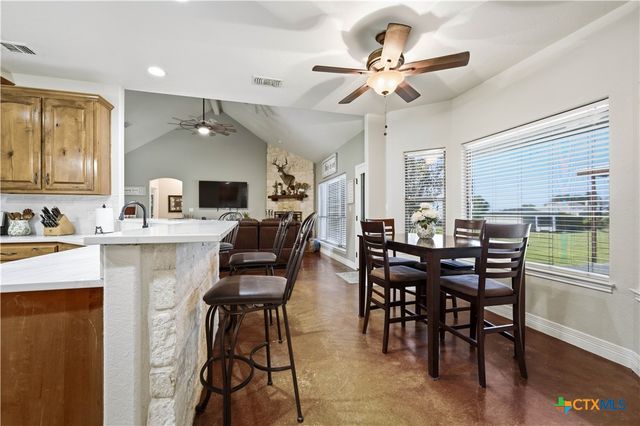 1413 Country Hills Drive, La Vernia, TX 78121