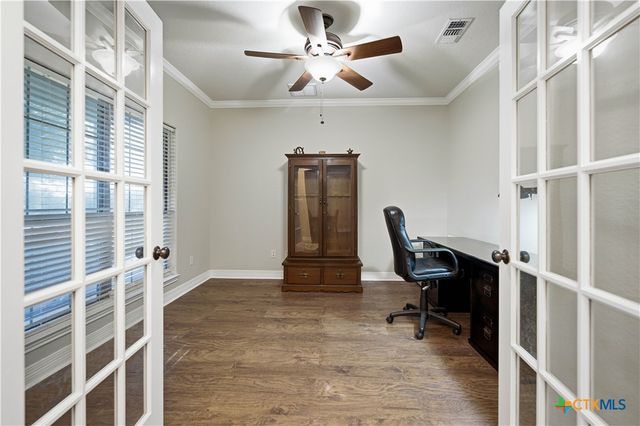 1413 Country Hills Drive, La Vernia, TX 78121