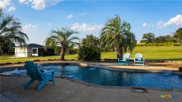 1413 Country Hills Drive, La Vernia, TX 78121