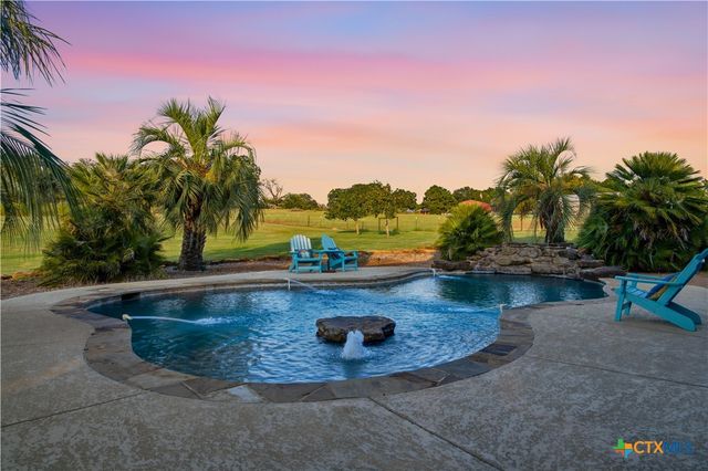 1413 Country Hills Drive, La Vernia, TX 78121
