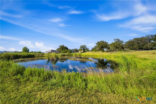 1413 Country Hills Drive, La Vernia, TX 78121