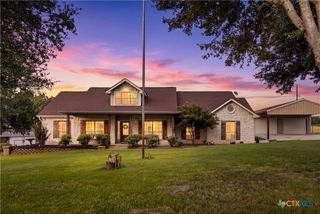 1413 Country Hills Drive, La Vernia, TX 78121