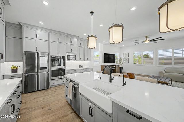 1325 E NARROWLEAF Drive, Gilbert, AZ 85298
