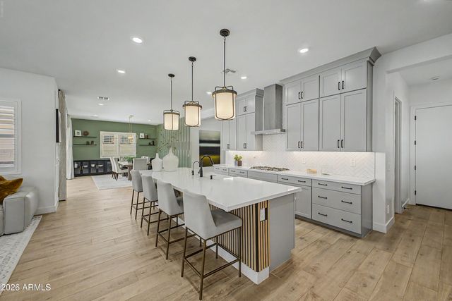 1325 E NARROWLEAF Drive, Gilbert, AZ 85298