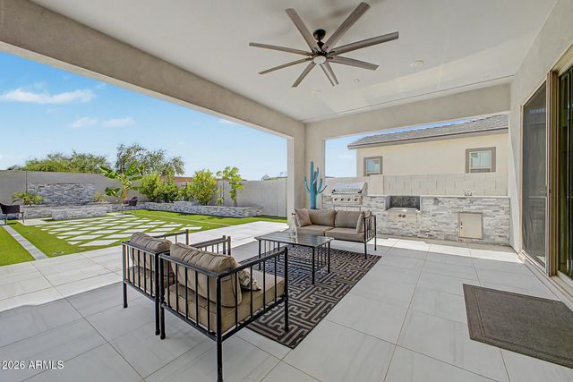 1325 E NARROWLEAF Drive, Gilbert, AZ 85298