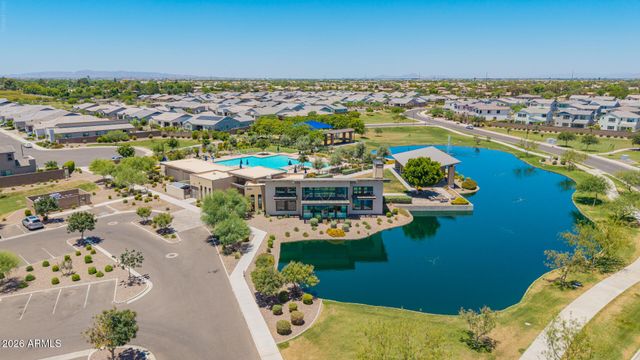 1325 E NARROWLEAF Drive, Gilbert, AZ 85298