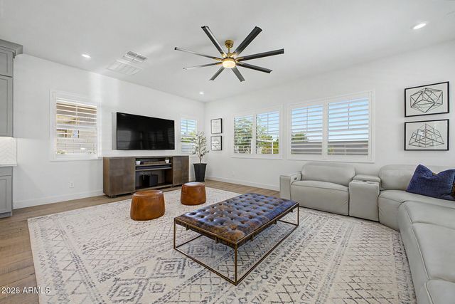 1325 E NARROWLEAF Drive, Gilbert, AZ 85298