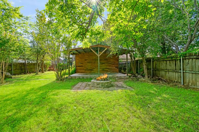823 S Church Street, Paris, TX 75460