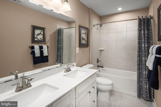 1523 VALENCIA CT, Martinsburg, WV 25403
