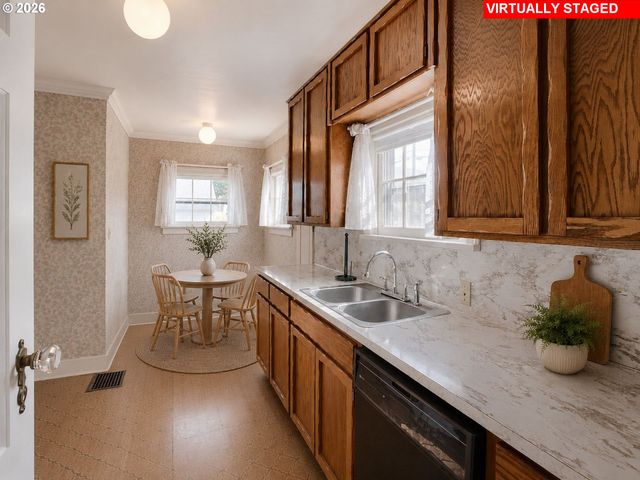 1135 B St, Washougal, WA 98671